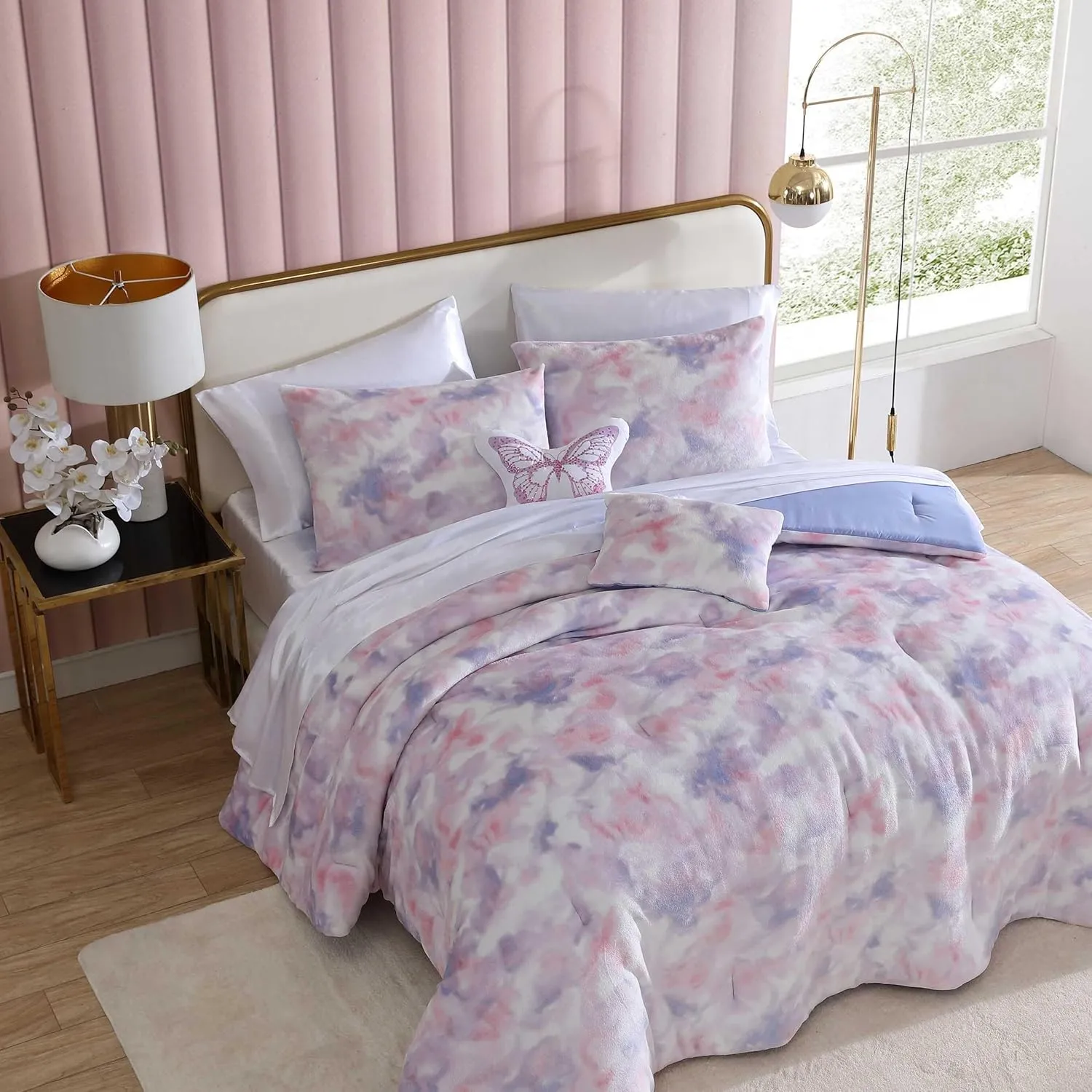 Betsey Johnson - Comforter Set, Super Soft Plush Bedding with Matching Sham & Throw Pillow, Charming Room Essentials (Sunset Tie Dye Pink, Twin)