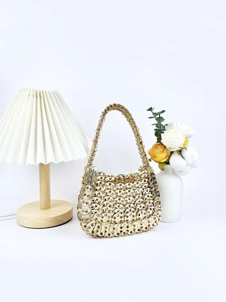 Chic and Versatile Women's Shoulder Bag - Perfect for Every Occasion!