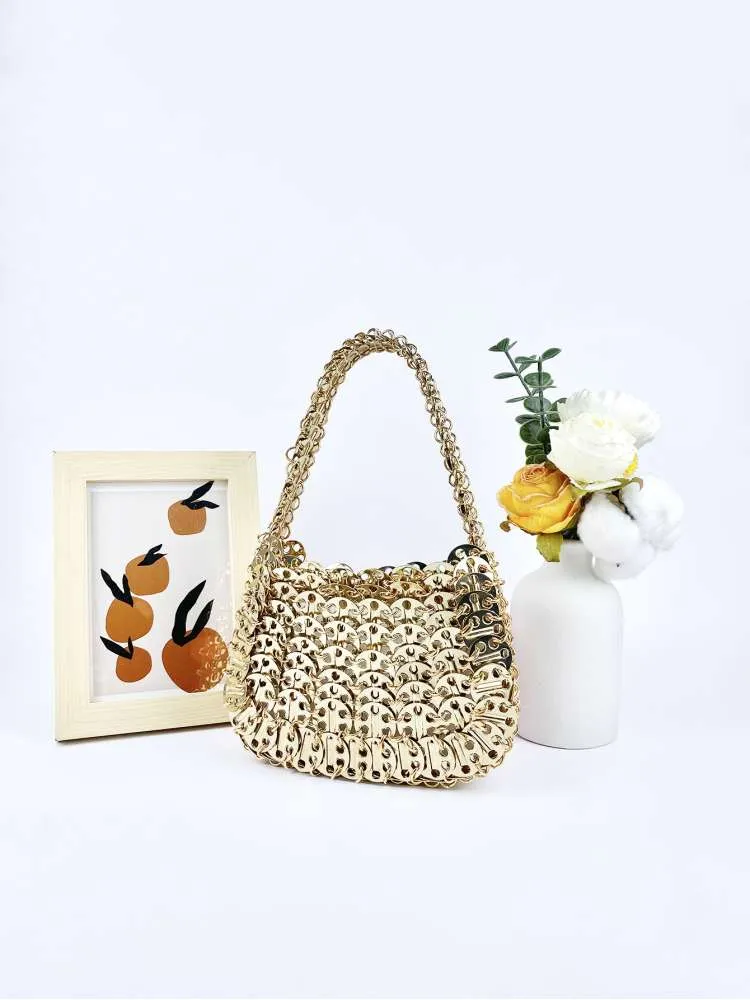 Chic and Versatile Women's Shoulder Bag - Perfect for Every Occasion!