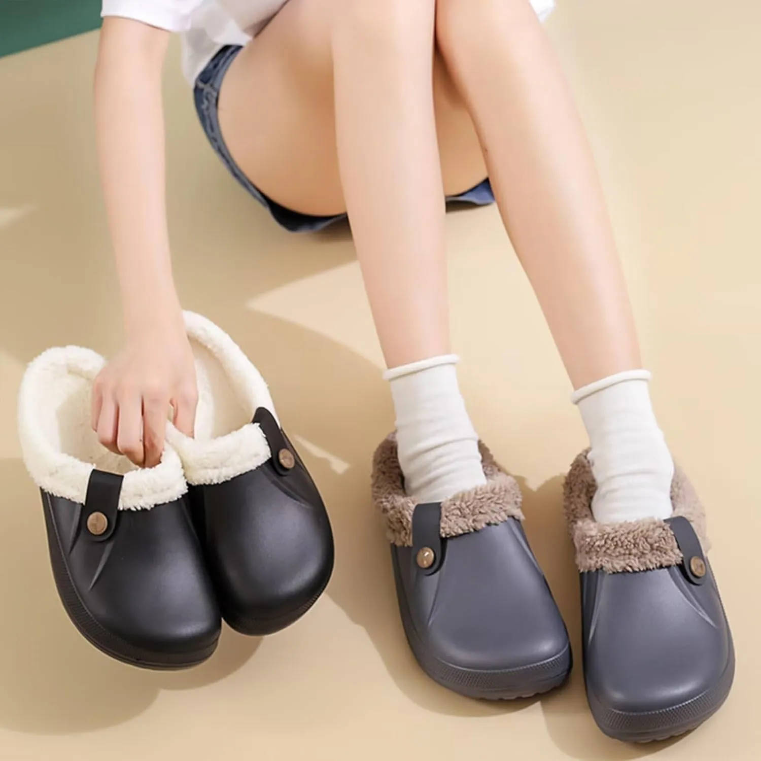 Fur Lined Clogs Waterproof Slippers Fleece Lined Clogs for Women Men Fuzzy Winter Warm Indoor Outdoor Shoes