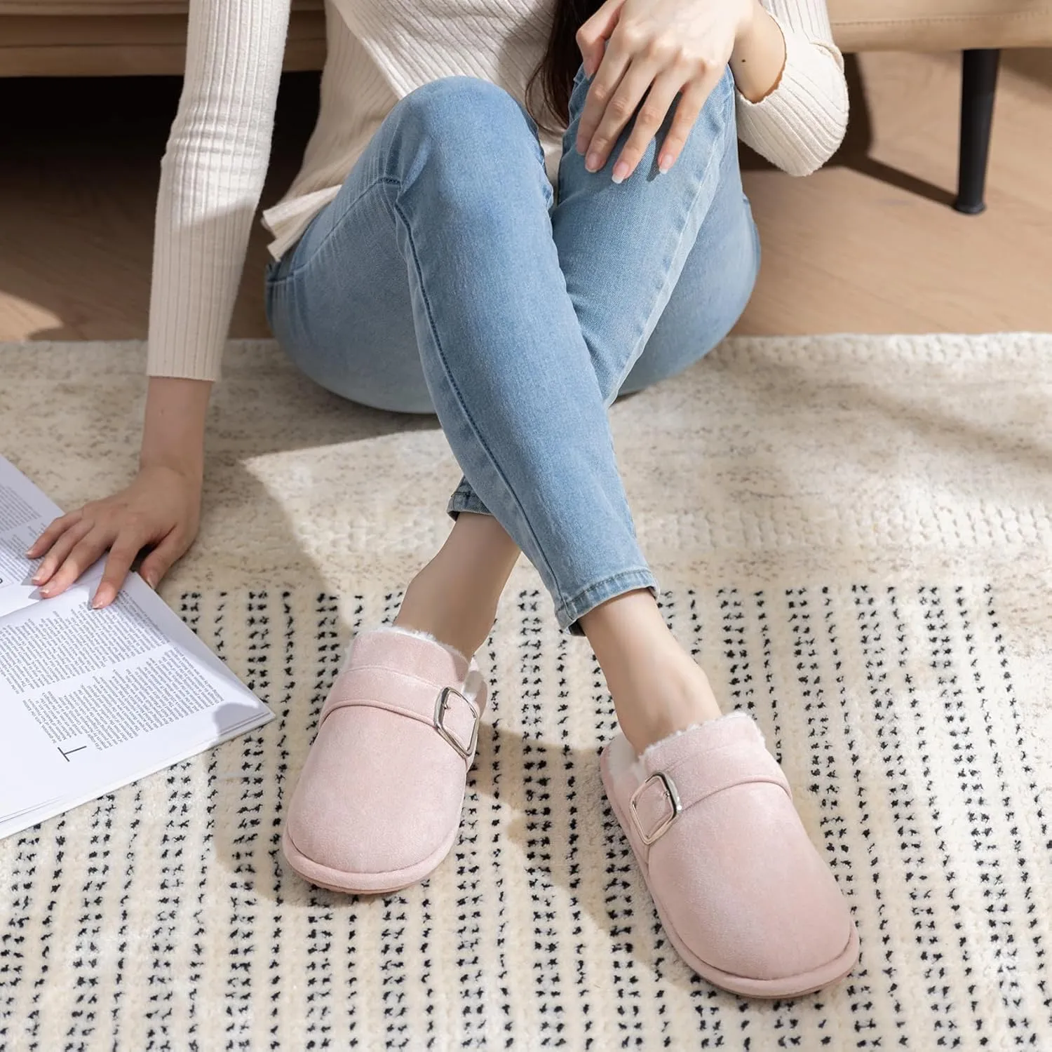 Fuzzy Slippers for Women with Memory Foam Warm Winter Suede House Slippers Shoes Indoor Outdoor Gifts For Women Faux Fur Anti-Skid