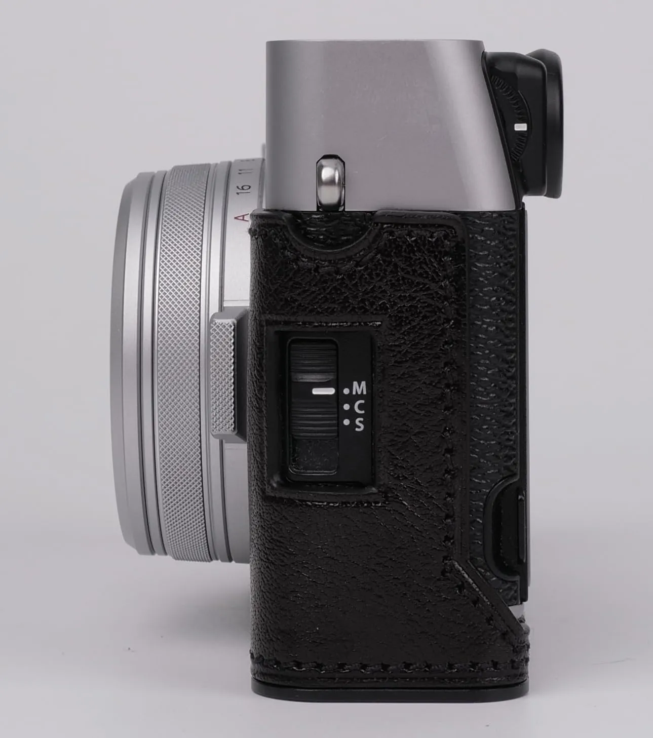 Genuine Leather Camera Half Case for Fujifilm X100VI - Top Layer Cowhide Body   Metal Base Plate - Hand Shank Free Design (Black2)