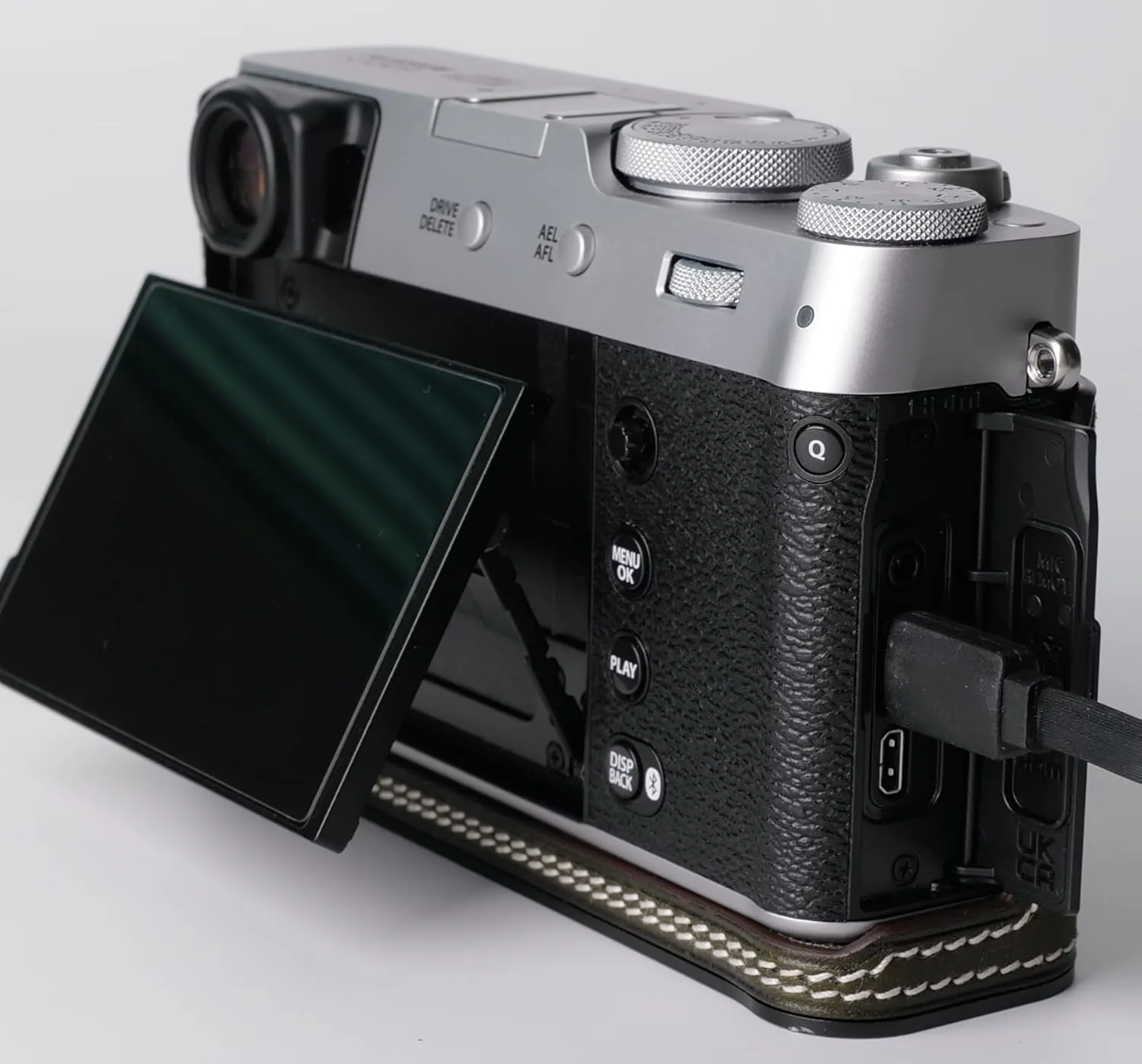 Genuine Leather Camera Half Case for Fujifilm X100VI - Top Layer Cowhide Body   Metal Base Plate - Hand Shank Free Design (Dark Green)