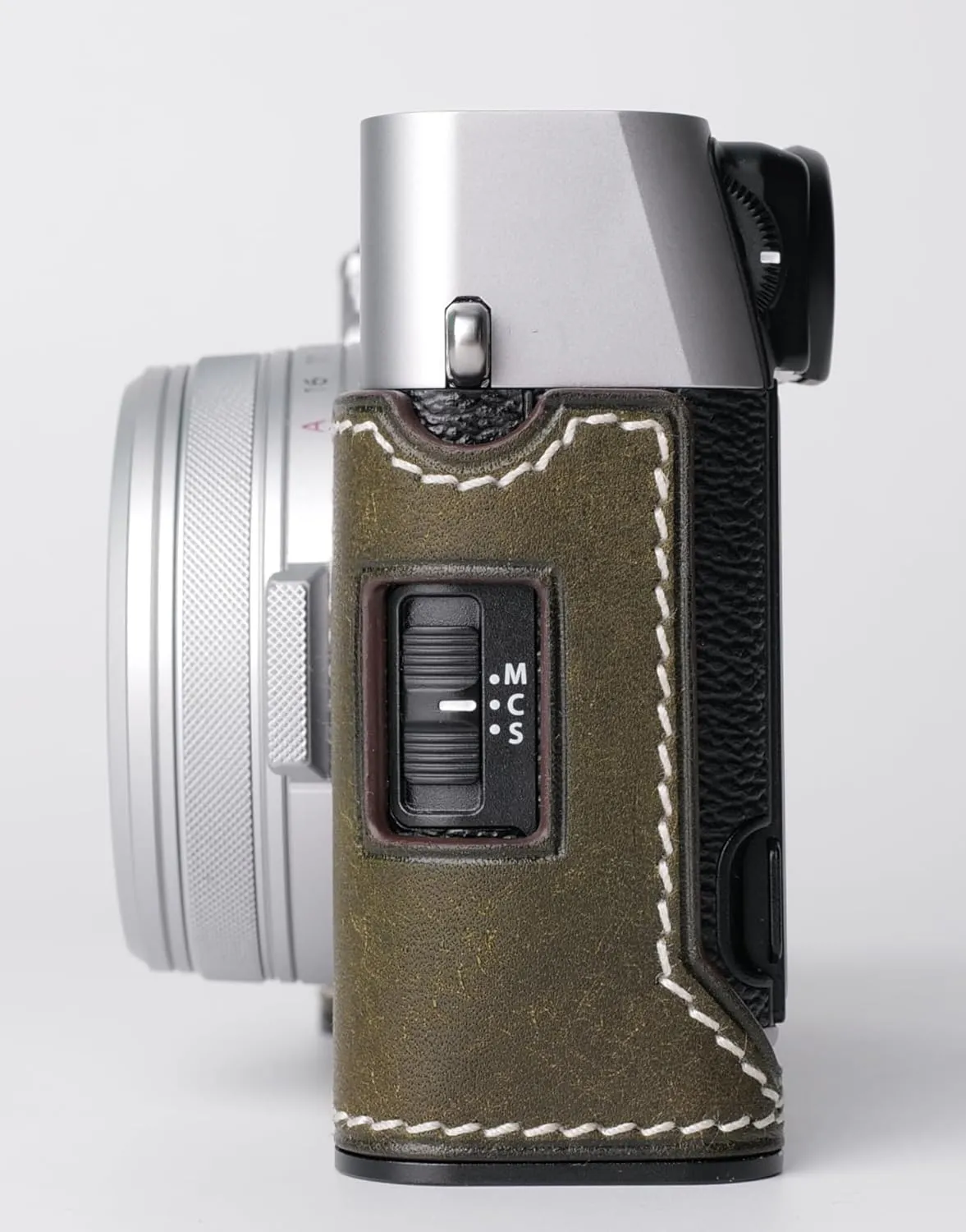 Genuine Leather Camera Half Case for Fujifilm X100VI - Top Layer Cowhide Body   Metal Base Plate - Hand Shank Free Design (Dark Green)