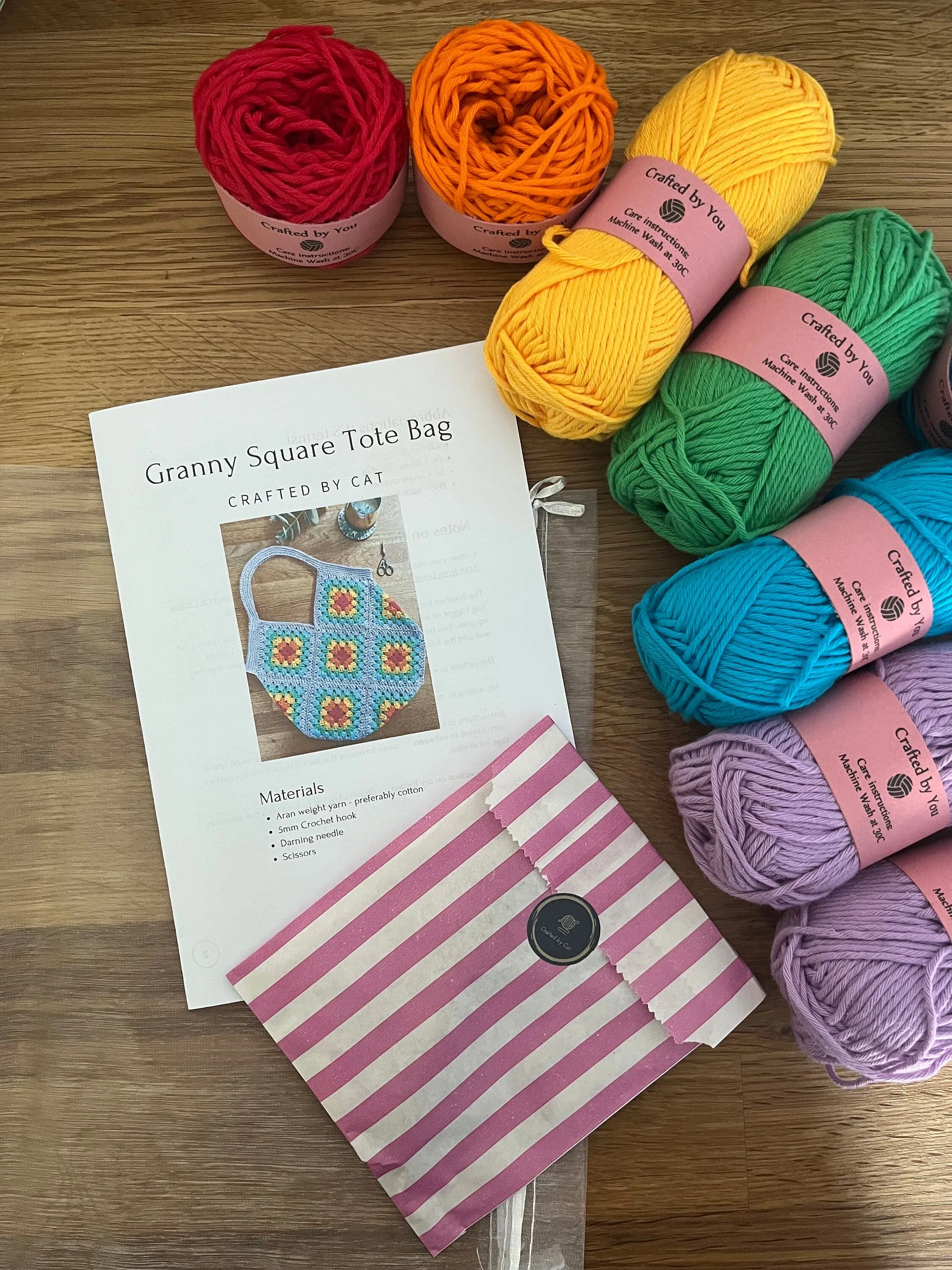 Granny Square tote bag crochet kit - perfect gift for crafty beginners!
