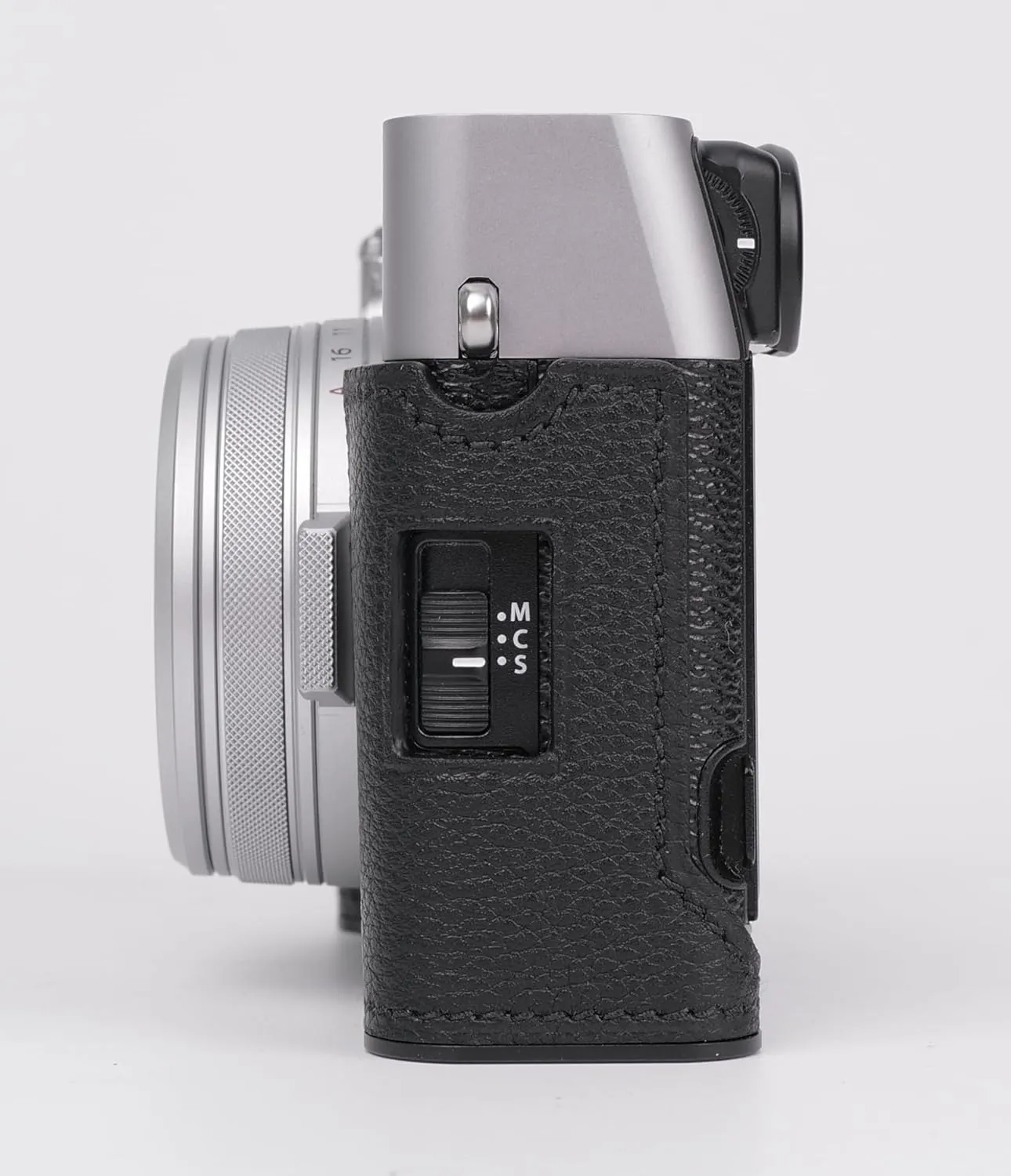 Handmade Genuine Leather Camera Half Case for Fujifilm X100VI - Top Layer Cowhide Body   Metal Base Plate - Hand Shank Free Design (Black)