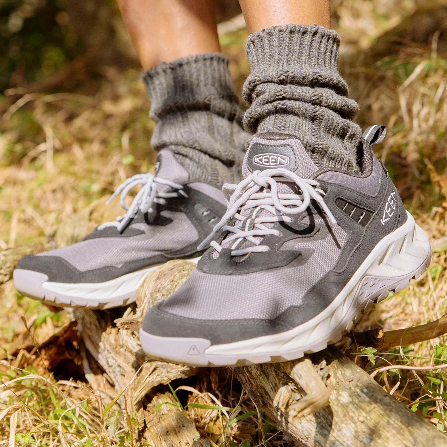 KEEN Mens Hightrail Low Height Durable Lightweight Breathable Leather Waterproof