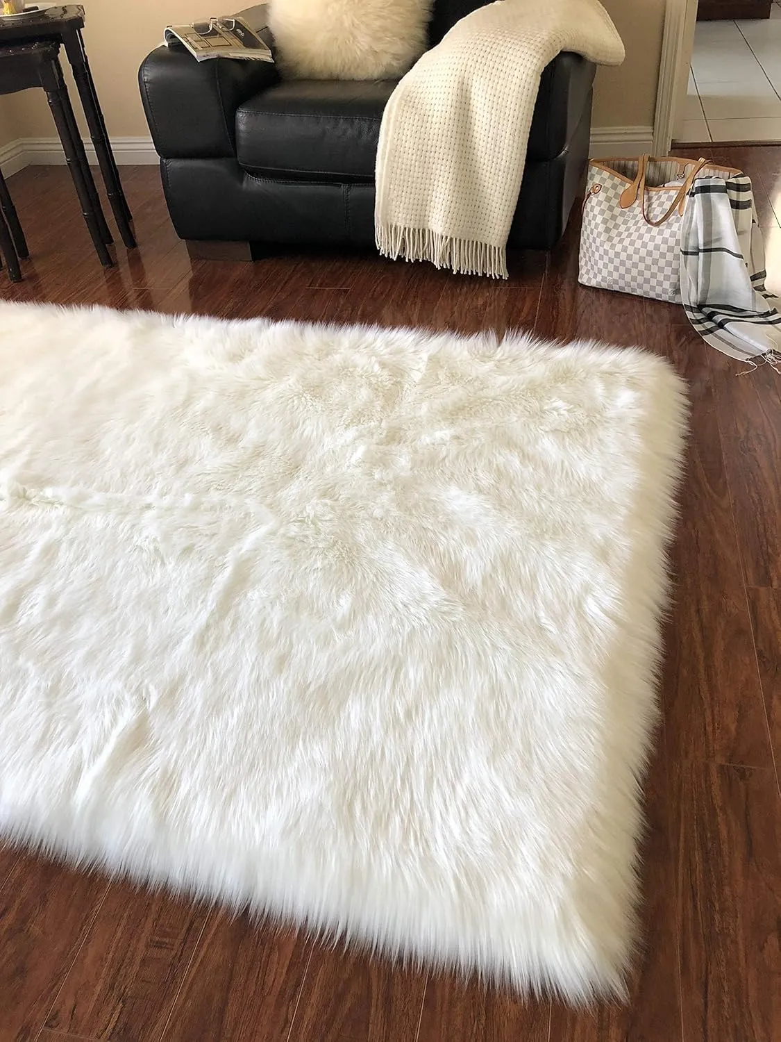 LAMBZY Faux Sheepskin Super Soft Hypoallergenic Rectangular Area Rug Plush Fur, Luxury Shaggy Silky Plush Carpet for Bedrooms Rugs Living Room Kids Rooms Floor Rugs (5'x8',150x240cm,White)