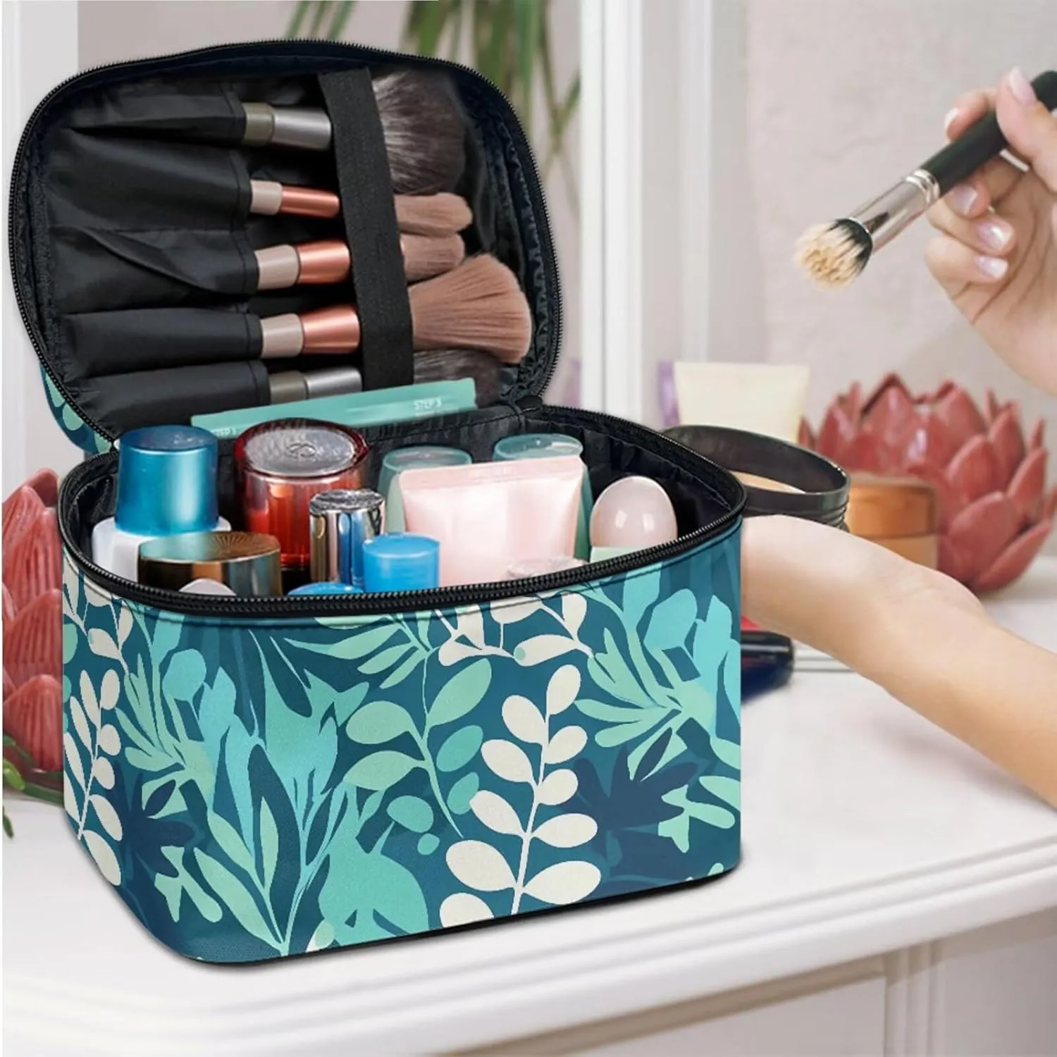 Leaf Pattern Makeup Bag Travel Cosmetic Bag Organizer Toiletry Bag, Aqua Green Leaves Print Make Up Bags with Compartments for Women