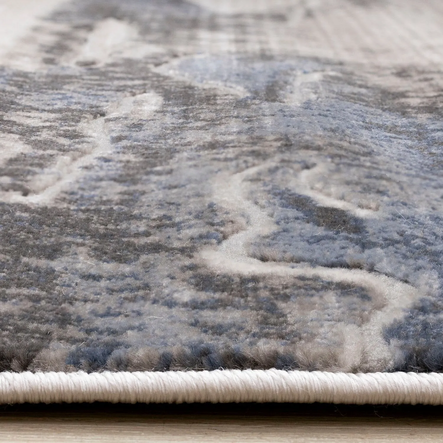 Linnie Blue Grey Area Rug - 5'3" x 7'7" | Carpette Linnie gris et bleu - 5 pi 3 po x 7 pi 7 po