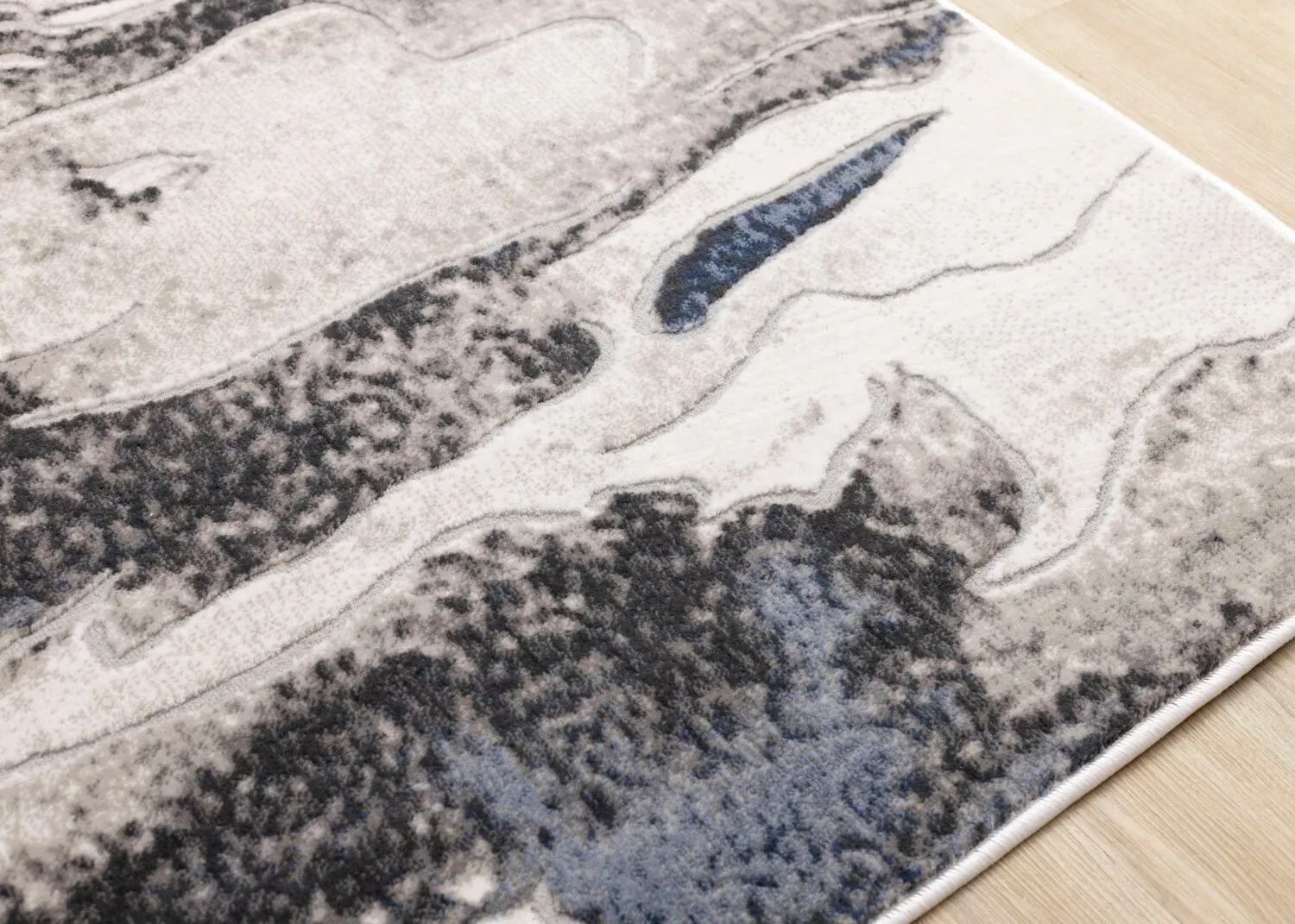 Linnie Blue Grey Area Rug - 5'3" x 7'7" | Carpette Linnie gris et bleu - 5 pi 3 po x 7 pi 7 po