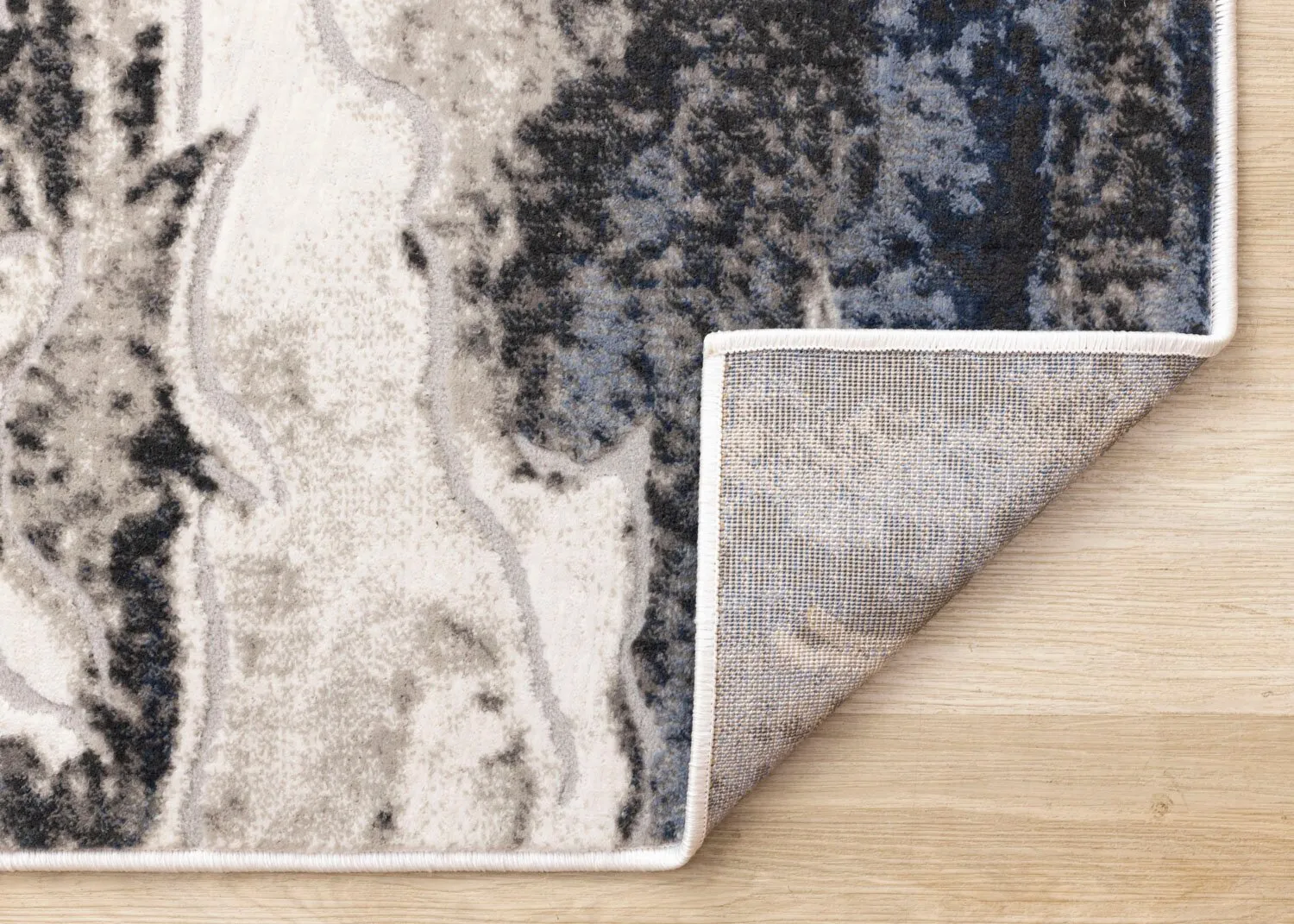 Linnie Blue Grey Area Rug - 5'3" x 7'7" | Carpette Linnie gris et bleu - 5 pi 3 po x 7 pi 7 po