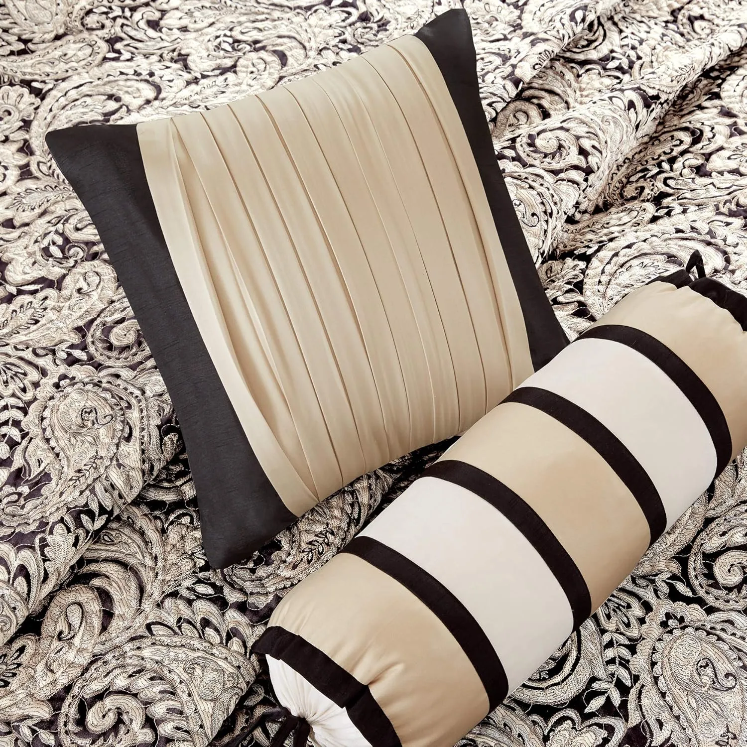 Madison Park Quilt Traditional Damask Design All Season, Lightweight Coverlet Bedspread Bedding Set, Matching Shams, Pillows, King/Cal King(104"x94"), Aubrey, Jacquard Paisley Black, 6 Piece