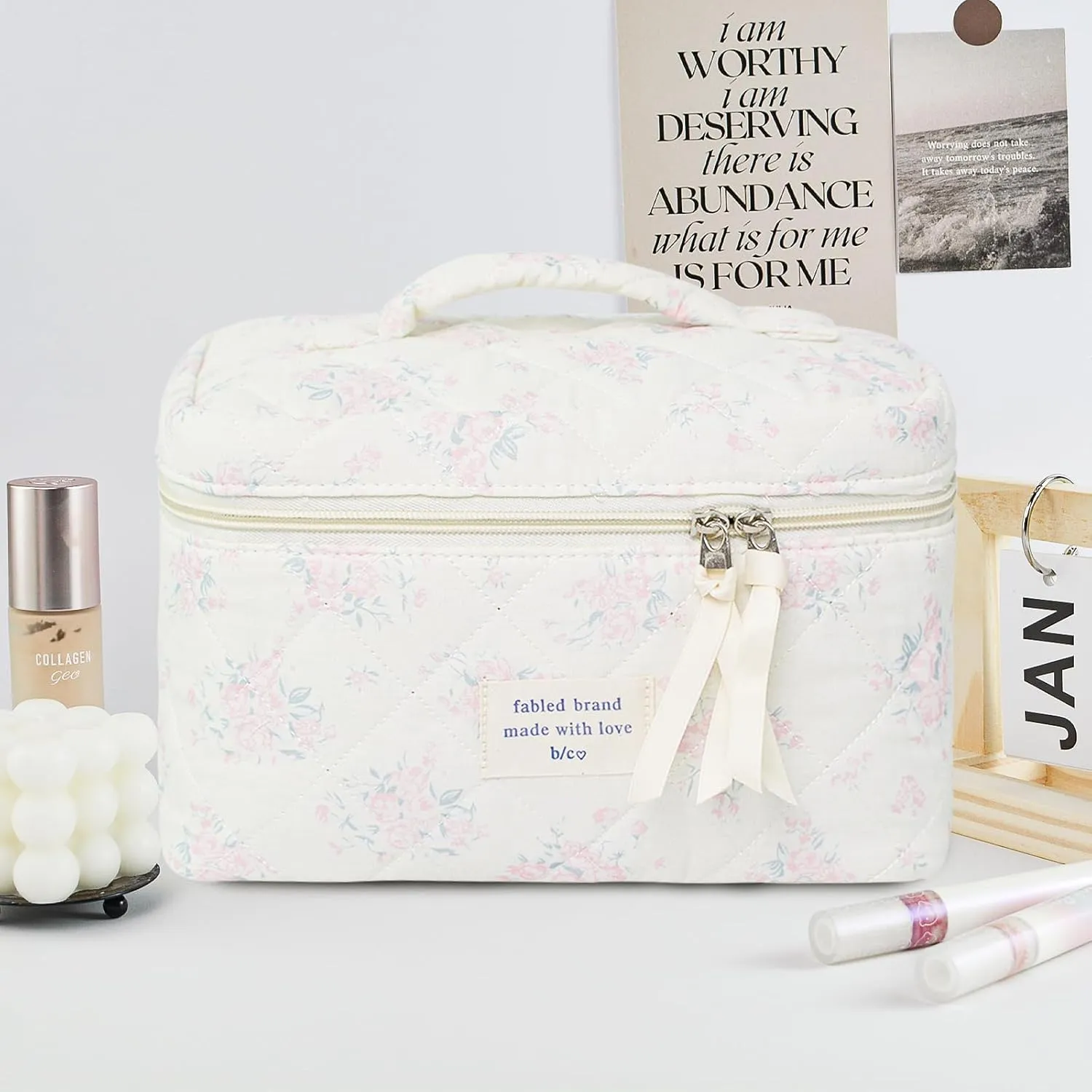 Makeup Bag, Floral Quilted Cosmetic Bag, Large Travel Aesthetic Make up Bag, Cute Coquette Toiletry Bag for Women Girls
