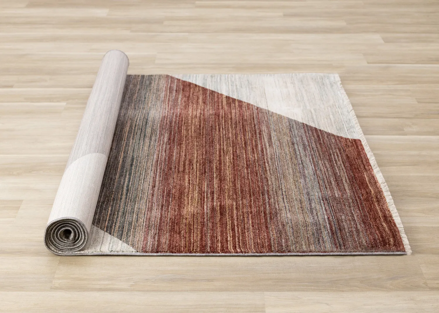 Olivia Distressed Geometric Red White Grey Area Rug - 5'3" x 7'10"|Carpette Olivia rouge, blanche et grise à motif géométrique vieilli - 5 pi 3 po x 7 pi 10 po