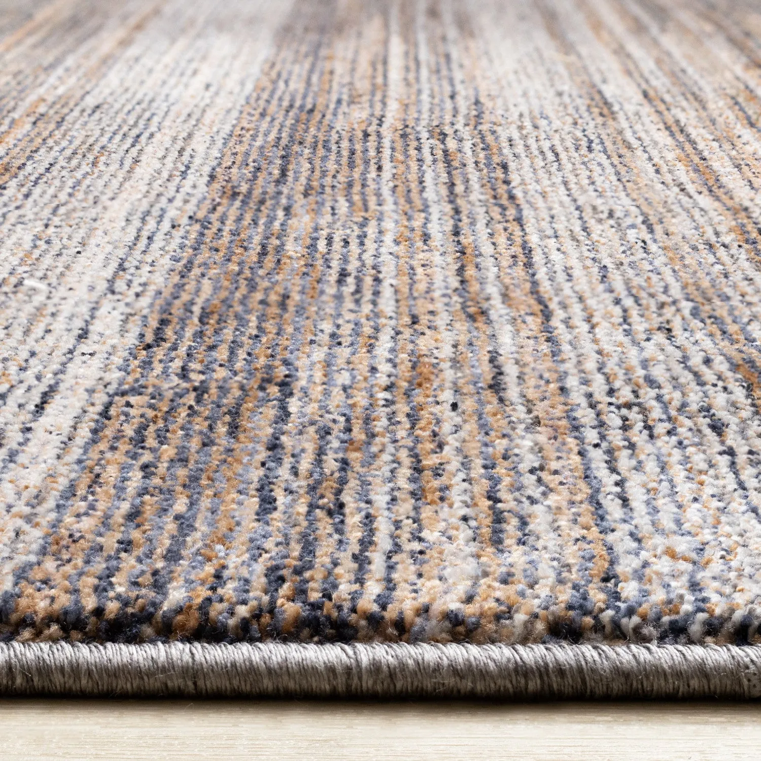 Olivia Distressed Geometric Red White Grey Area Rug - 5'3" x 7'10"|Carpette Olivia rouge, blanche et grise à motif géométrique vieilli - 5 pi 3 po x 7 pi 10 po