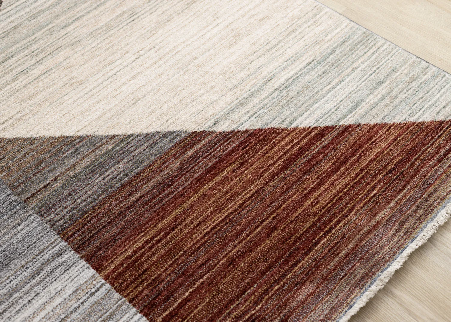 Olivia Distressed Geometric Red White Grey Area Rug - 5'3" x 7'10"|Carpette Olivia rouge, blanche et grise à motif géométrique vieilli - 5 pi 3 po x 7 pi 10 po