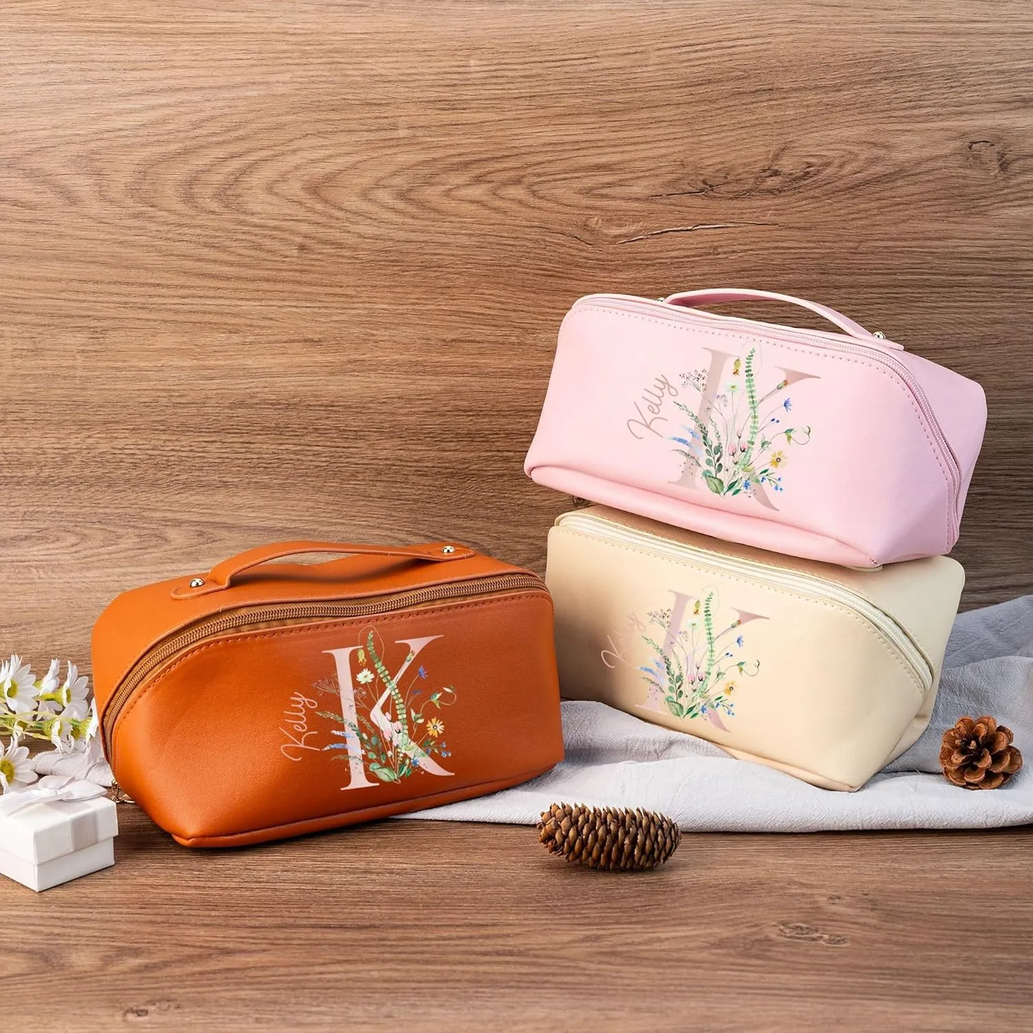 Personalized PU Leather Travel Makeup Bag Cosmetic Bag for Women, Large Capacity Initial Name Toiletry Bag, Portable Gifts for Bridesmaid Bride Wedding Graduation Valentine's Day(Pink)