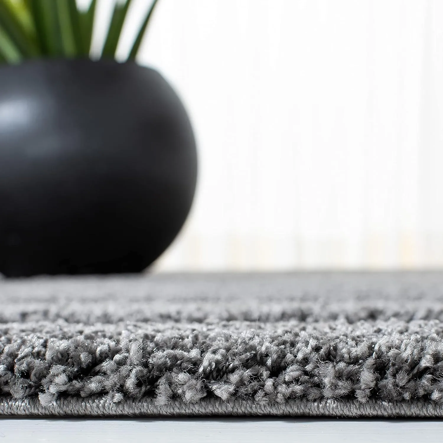 SAFAVIEH Florida Shag Collection Area Rug - 6' x 9', Grey & Grey, Border Design, Non-Shedding & Easy Care, 1.2-inch Thick Ideal for High Traffic Areas in Living Room, Bedroom (SG454-8080)