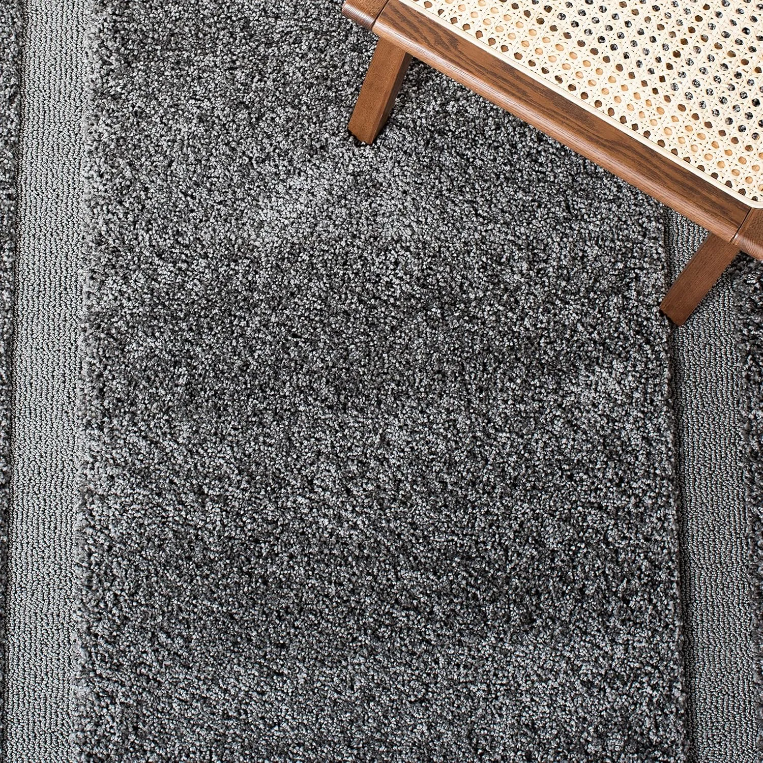 SAFAVIEH Florida Shag Collection Area Rug - 6' x 9', Grey & Grey, Border Design, Non-Shedding & Easy Care, 1.2-inch Thick Ideal for High Traffic Areas in Living Room, Bedroom (SG454-8080)