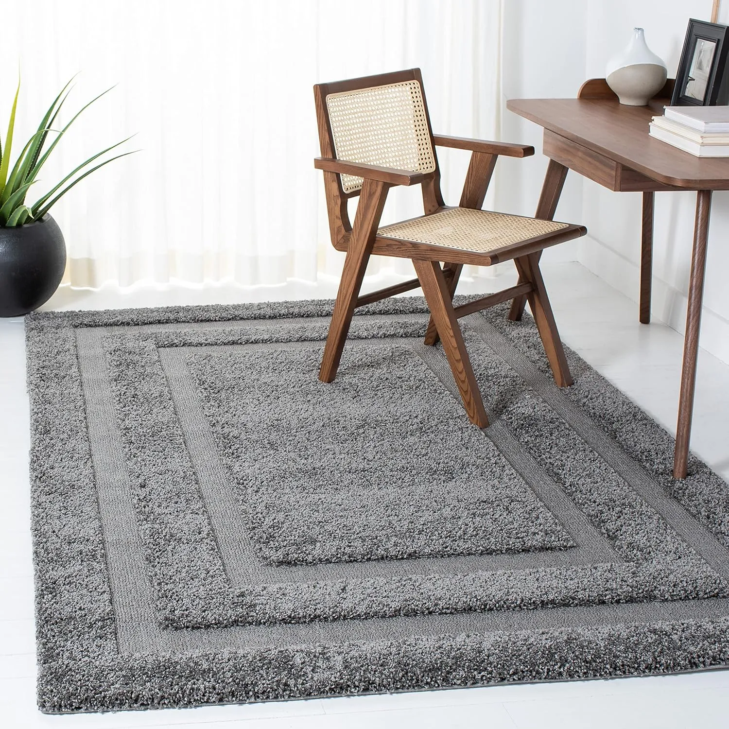 SAFAVIEH Florida Shag Collection Area Rug - 6' x 9', Grey & Grey, Border Design, Non-Shedding & Easy Care, 1.2-inch Thick Ideal for High Traffic Areas in Living Room, Bedroom (SG454-8080)