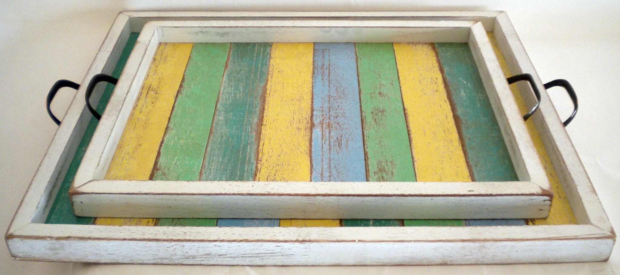 SN 183 // Mid Size Beach wood tray with metal handles(17"x13")