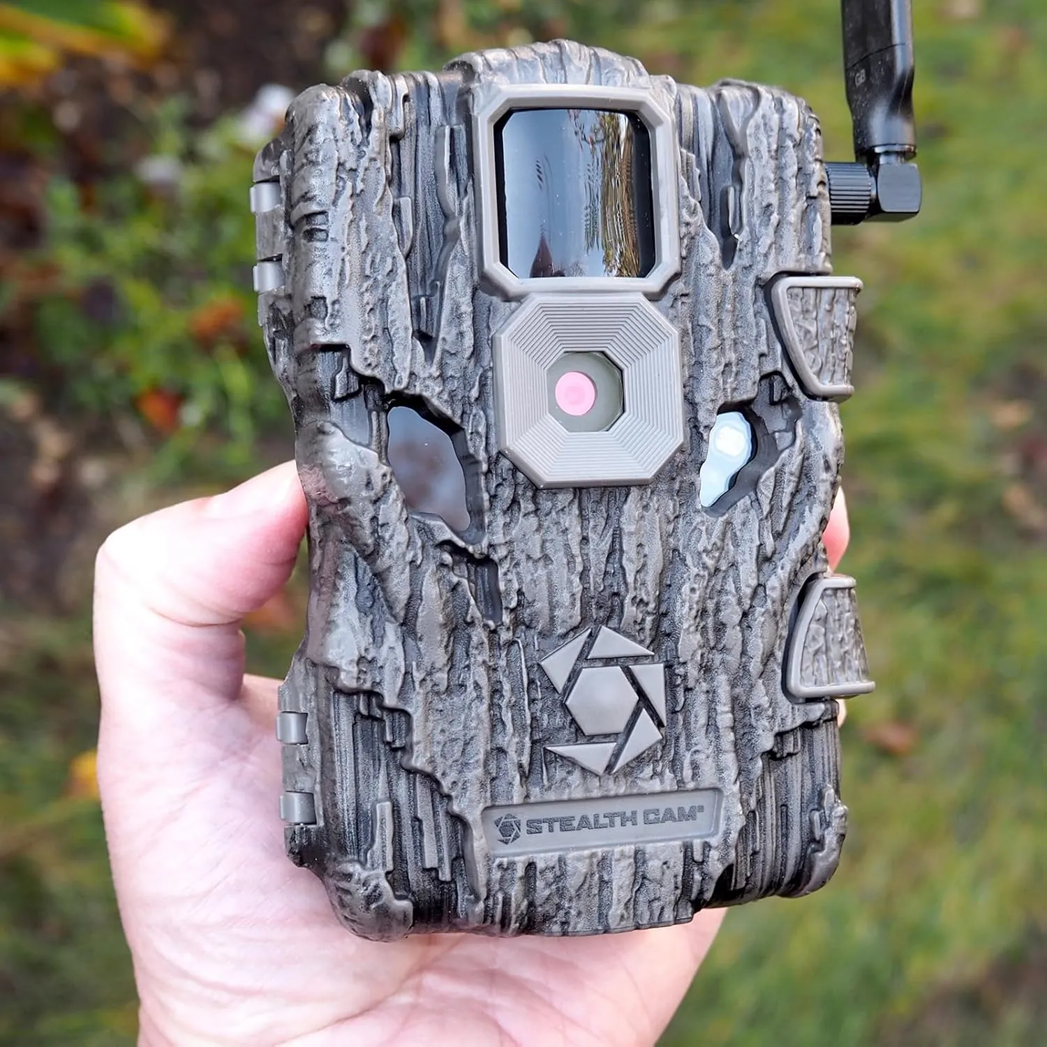 Stealth Cam Fusion Global 26MP Photo & 720P Video 0.8 Sec Trigger Speed Wireless Remote Hunting Cellular Trail Camera, 32GB SD Card Supported