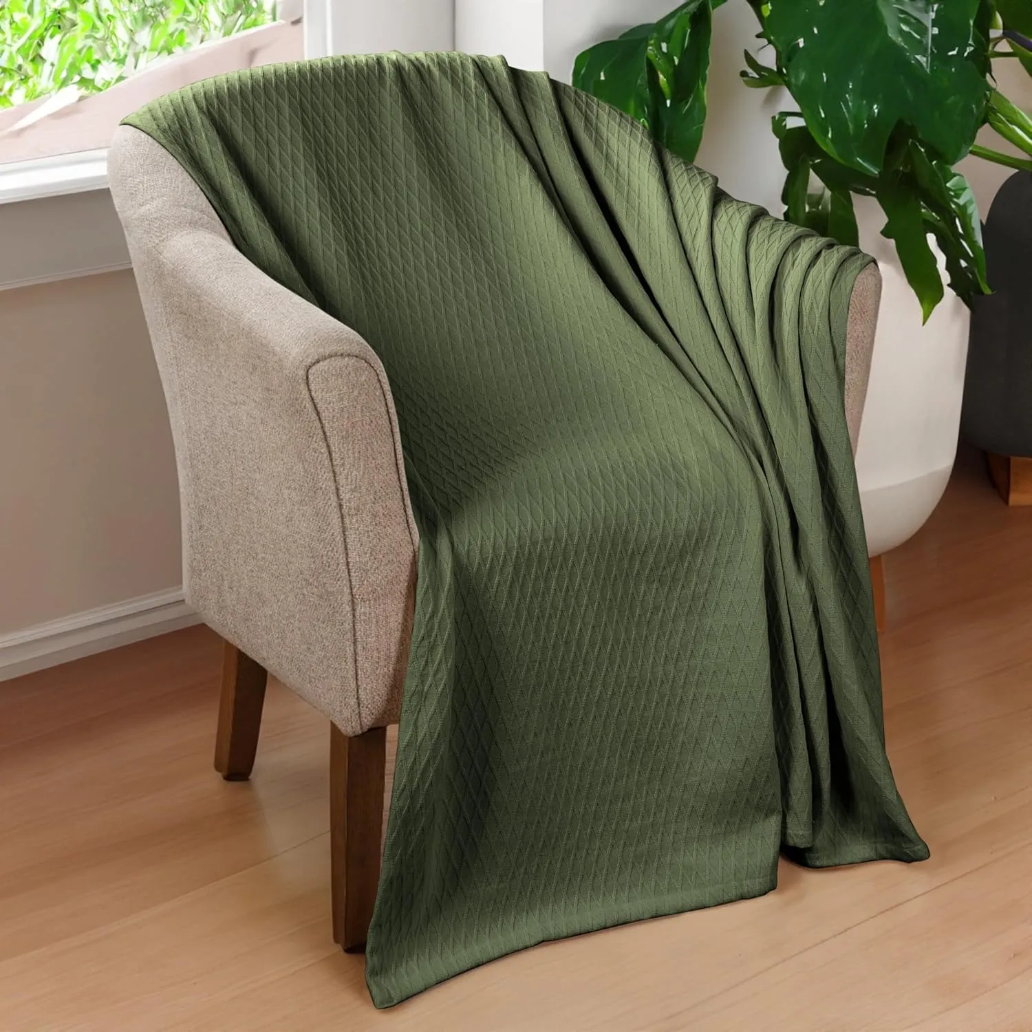 SUPERIOR Diamond Weave All-Season Cotton Blanket, Cover for Home, Couch, Bed, Soft, Warm Blankets, Boho Aesthetic, Comfy, Cozy, and Cute Covers, Decorative Bedding Essentials, King, Forest Green