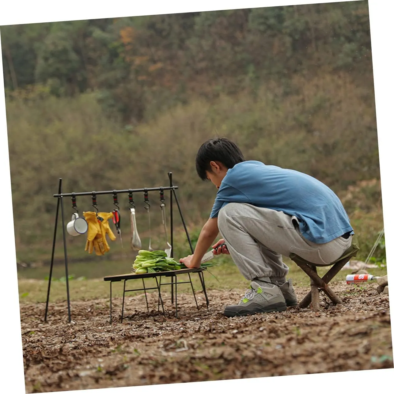 Toyvian 3pcs Outdoor Tripod Stool Kit Portable Camping Fishing Chair with Durable Canvas Cloth Easy Setup Stable Design for Hiking Picnics and Outdoor Activities