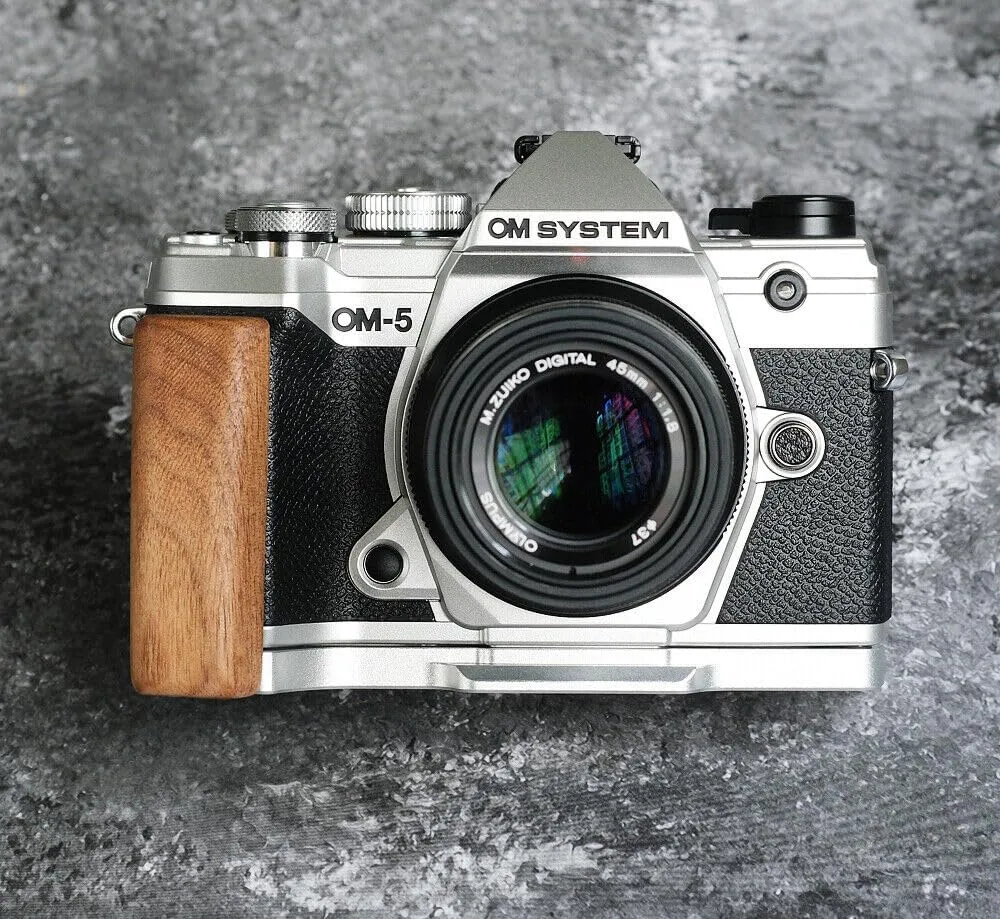 Wood Wooden Quick Release L Hand Grip   Aluminum Alloy Baseplate for Olympus OM-5 Mirrorless Camera Handle Holder (Walnut   Sliver Base)
